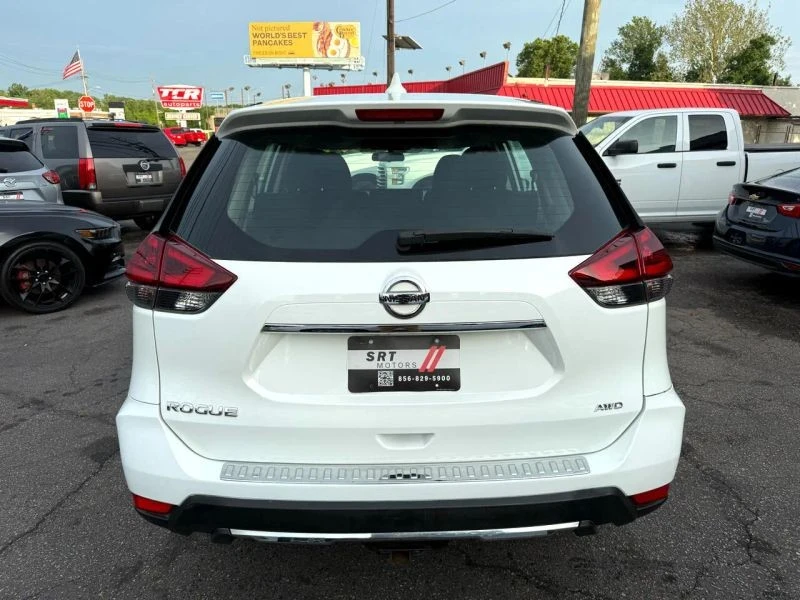 2018 Nissan Rogue - Image 7 of 12