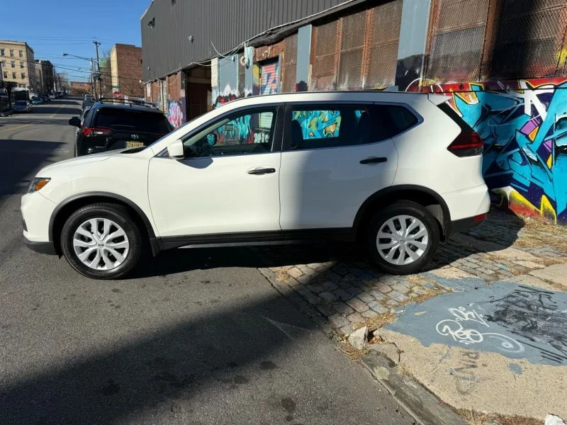 2018 Nissan Rogue - Image 9 of 12