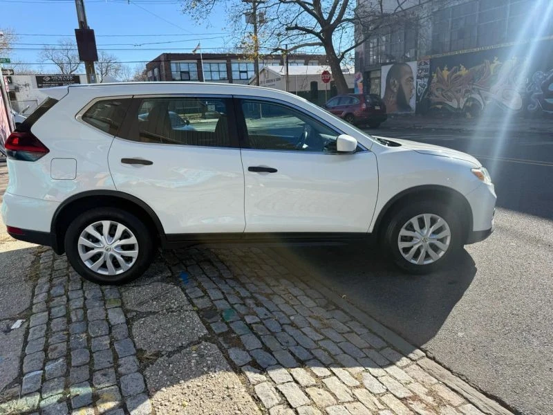 2018 Nissan Rogue - Image 5 of 12