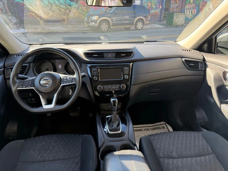 2018 Nissan Rogue - Image 10 of 12