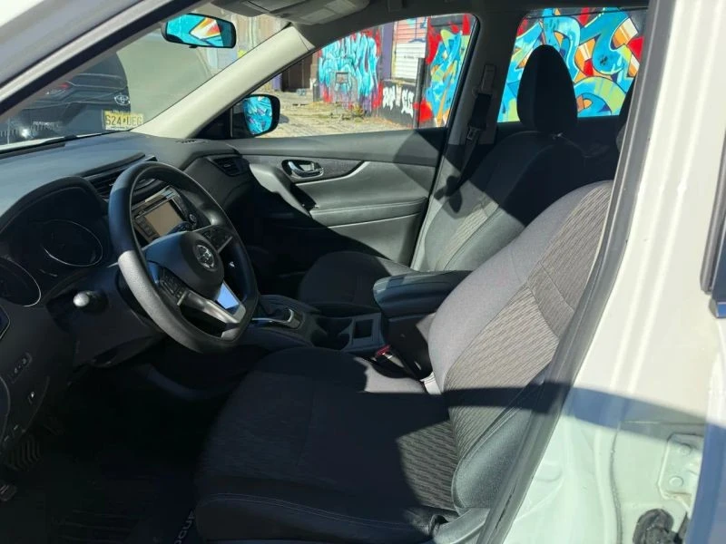 2018 Nissan Rogue - Image 11 of 12