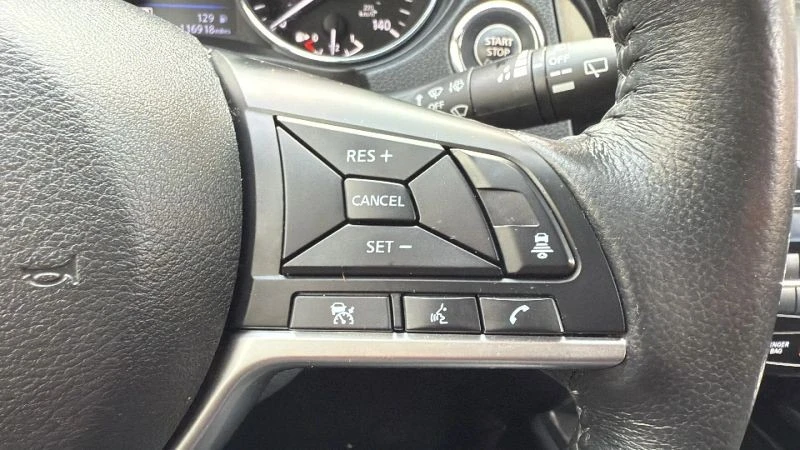 2018 Nissan Rogue - Image 11 of 12