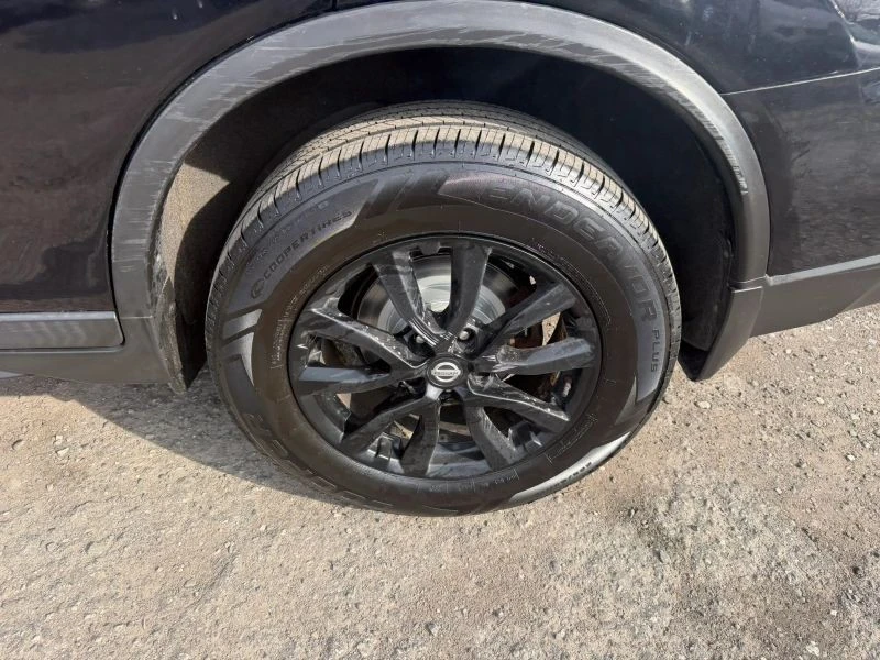 2018 Nissan Rogue - Image 9 of 12
