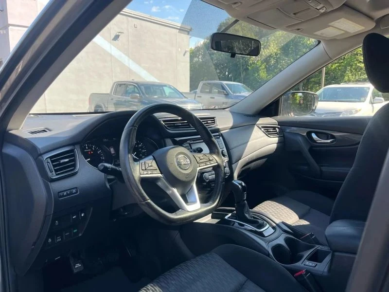 2018 Nissan Rogue - Image 10 of 12