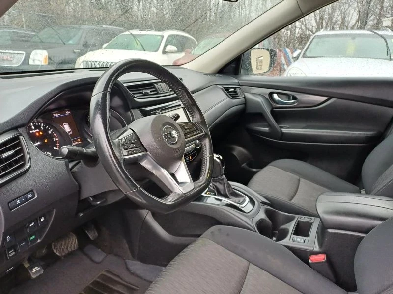 2018 Nissan Rogue - Image 11 of 12