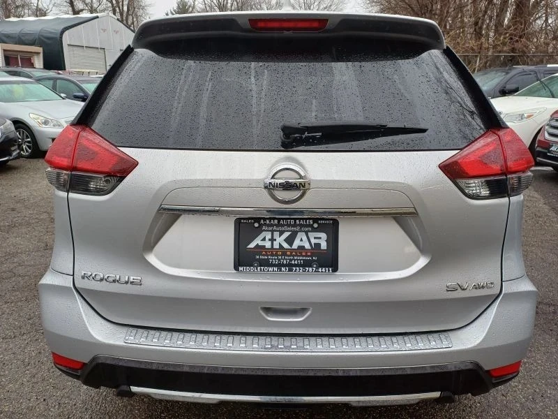2018 Nissan Rogue - Image 6 of 12