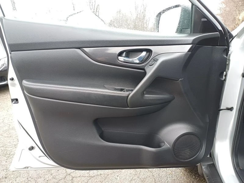 2018 Nissan Rogue - Image 9 of 12