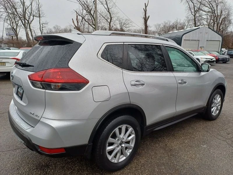 2018 Nissan Rogue - Image 5 of 12