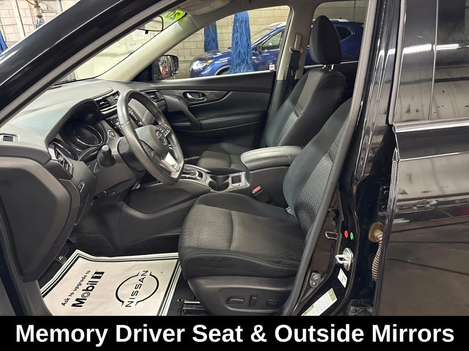 2018 Nissan Rogue - Image 10 of 12