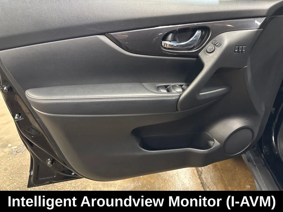 2018 Nissan Rogue - Image 11 of 12