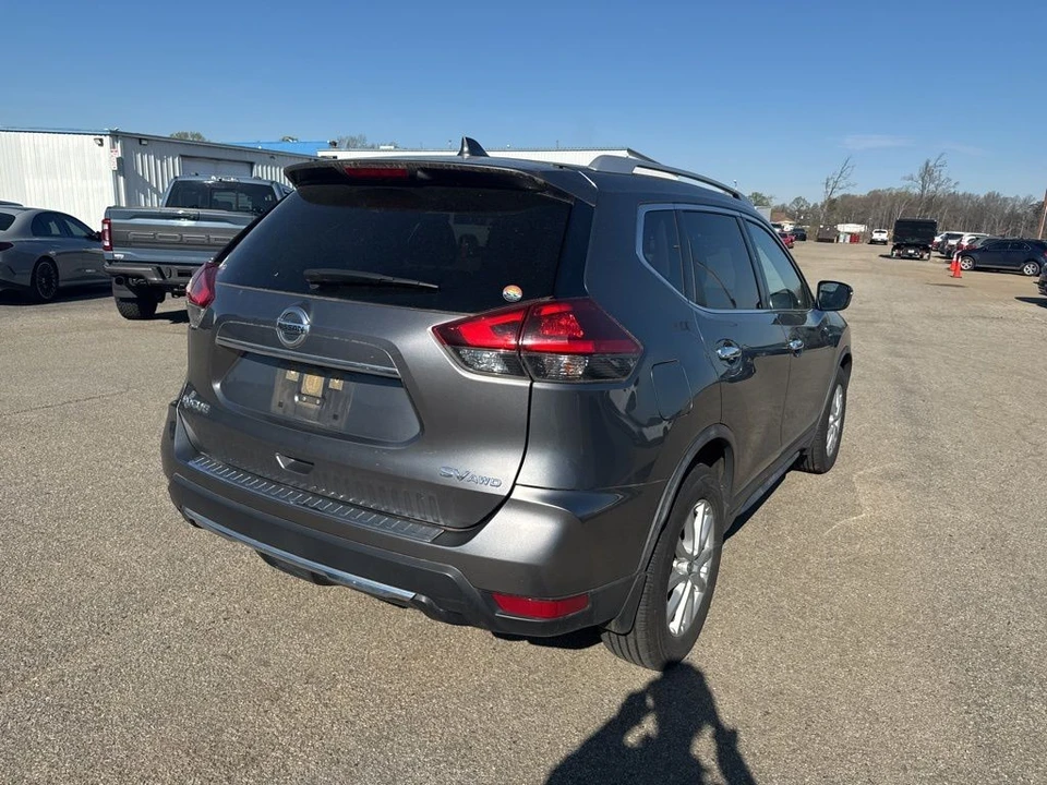2018 Nissan Rogue - Image 3 of 7