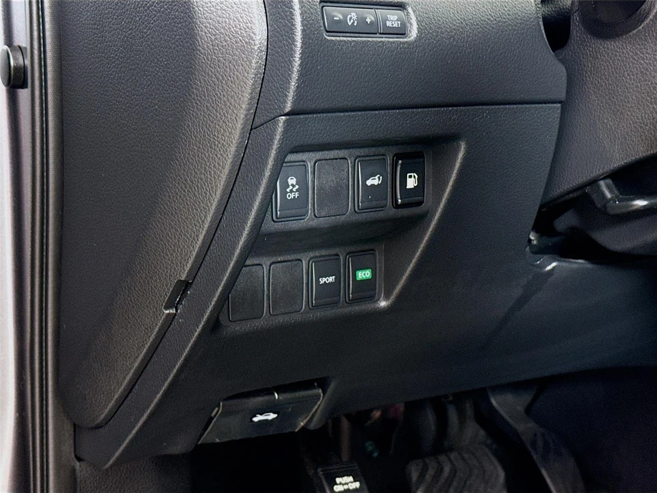 2018 Nissan Rogue - Image 10 of 21