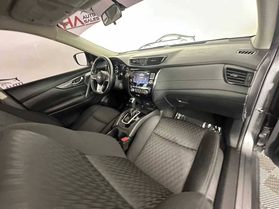 2018 Nissan Rogue - Image 21 of 21