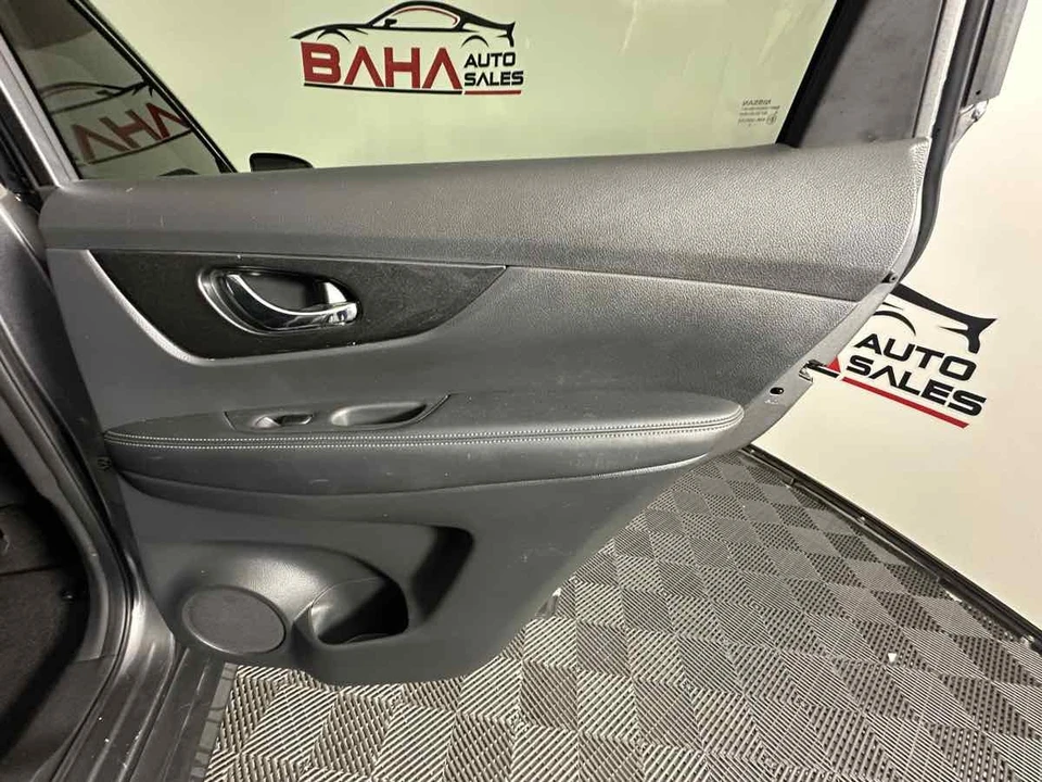 2018 Nissan Rogue - Image 19 of 21