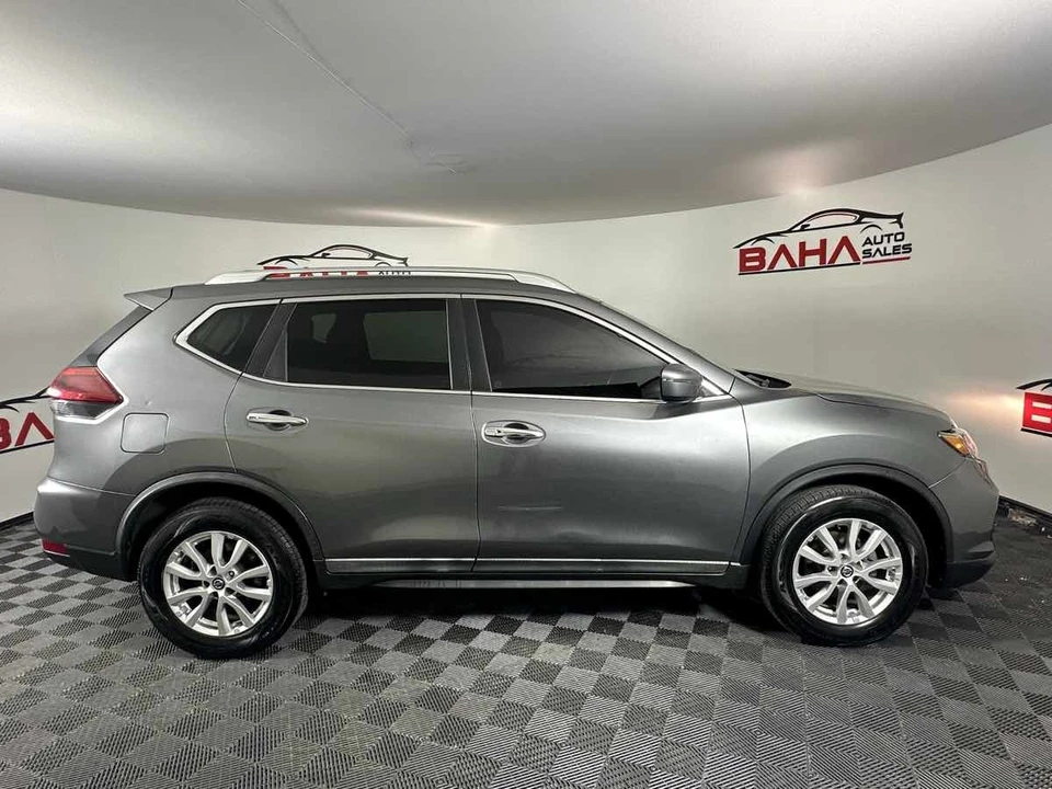 2018 Nissan Rogue - Image 10 of 21