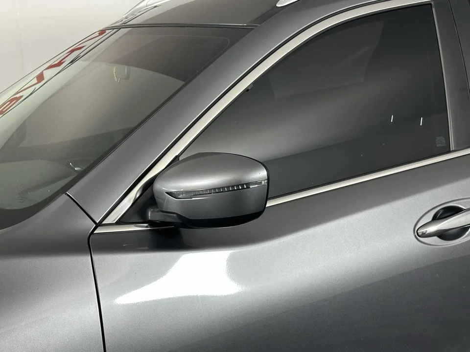 2018 Nissan Rogue - Image 15 of 21