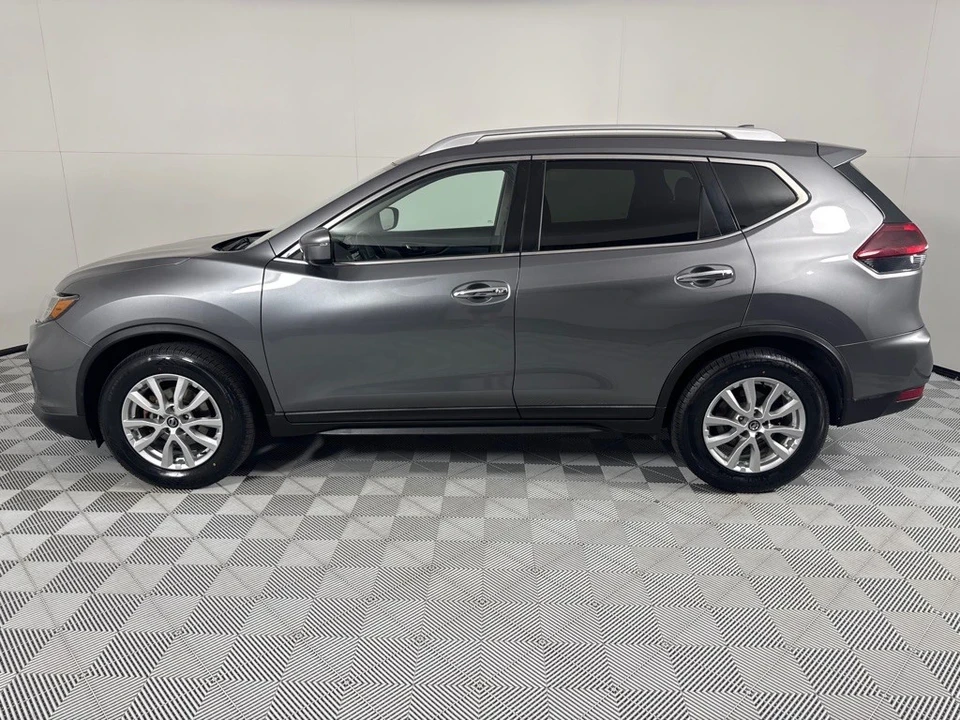 2018 Nissan Rogue - Image 9 of 12