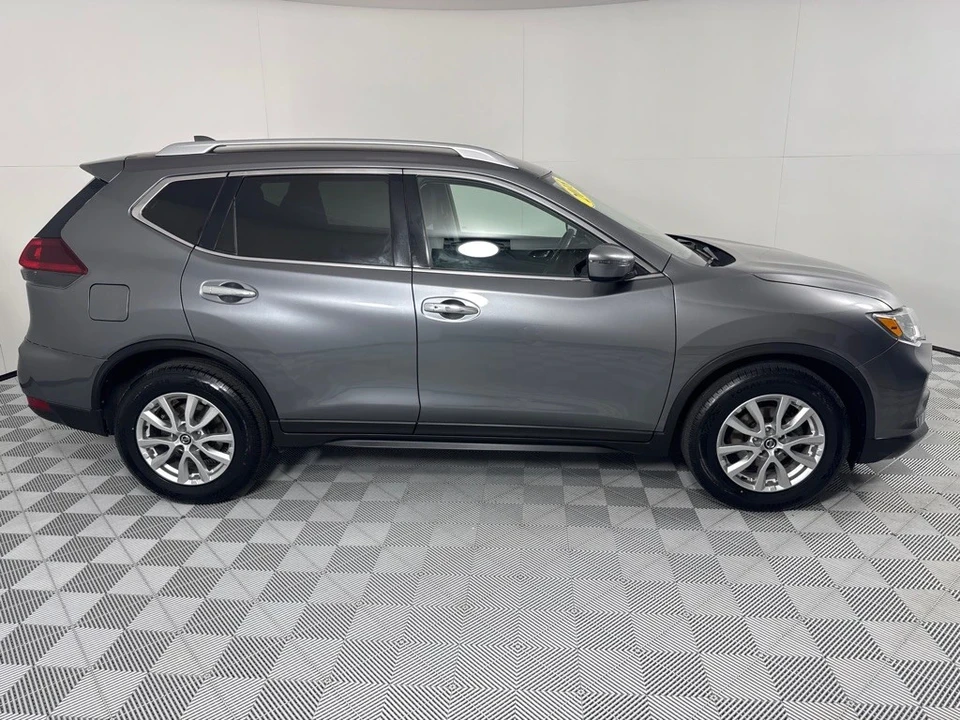 2018 Nissan Rogue - Image 4 of 12