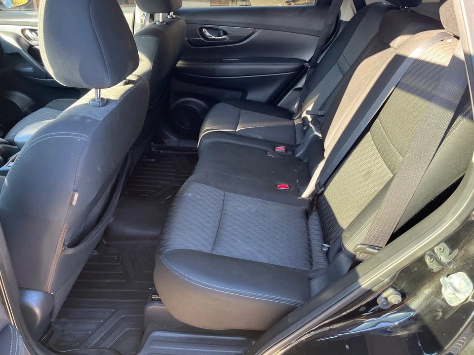 2018 Nissan Rogue - Image 5 of 16