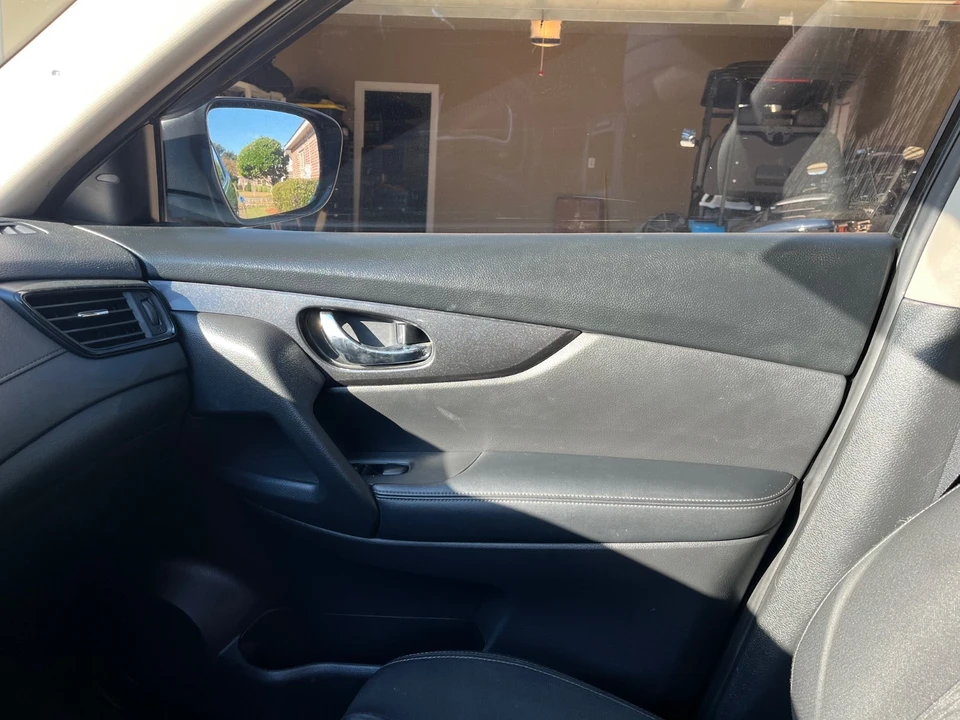 2018 Nissan Rogue - Image 9 of 16