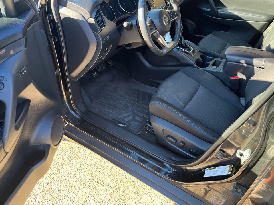 2018 Nissan Rogue - Image 7 of 16