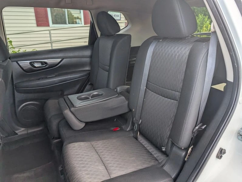 2018 Nissan Rogue - Image 10 of 12