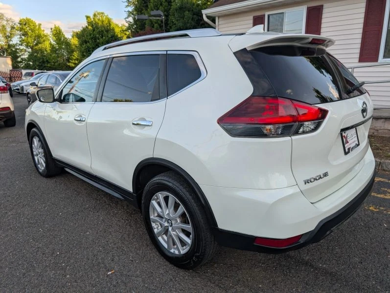 2018 Nissan Rogue - Image 2 of 12