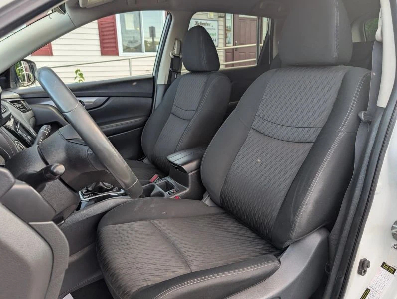 2018 Nissan Rogue - Image 9 of 12