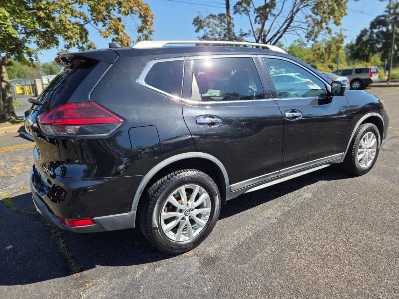 2018 Nissan Rogue - Image 10 of 12