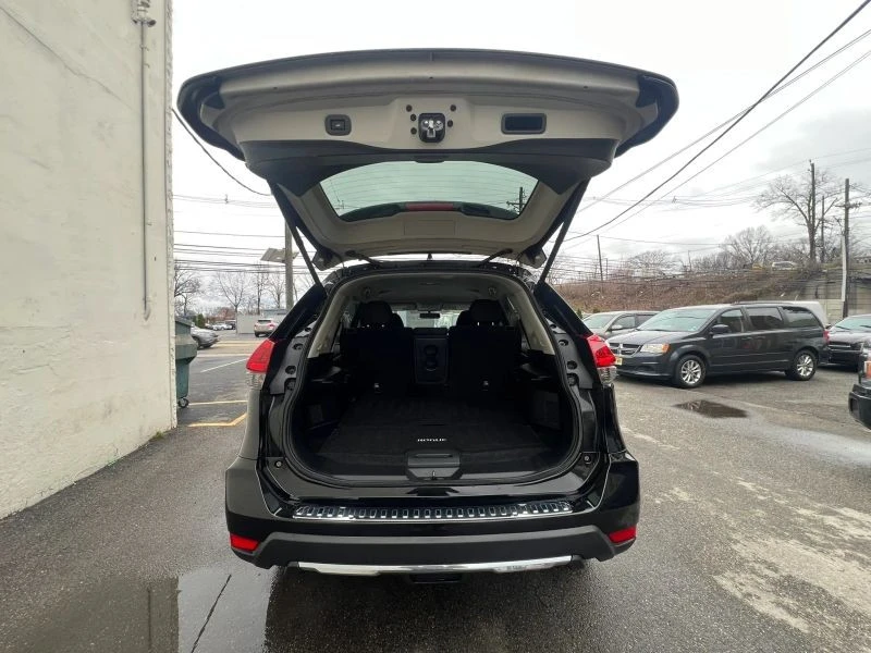 2018 Nissan Rogue - Image 9 of 12