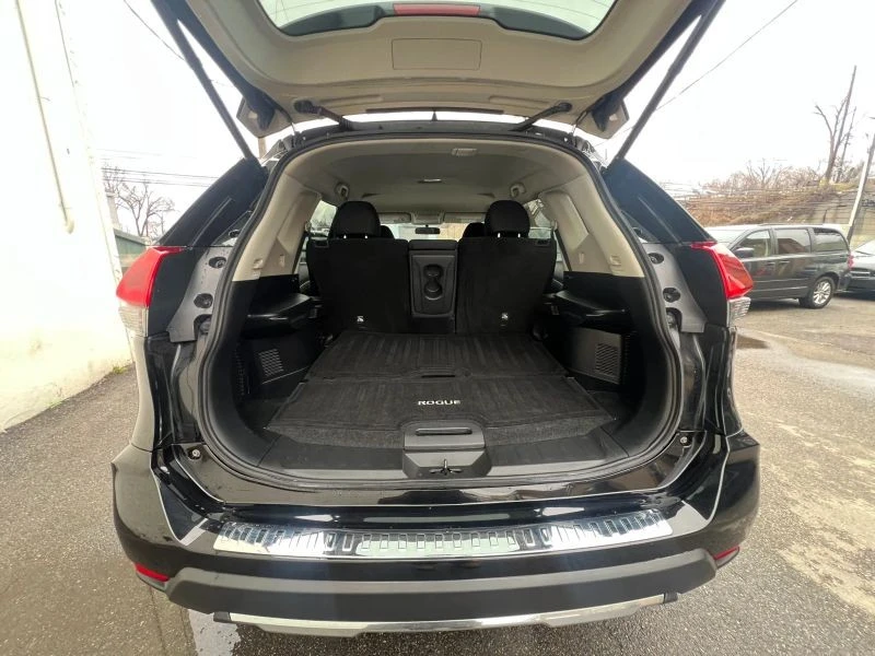 2018 Nissan Rogue - Image 10 of 12
