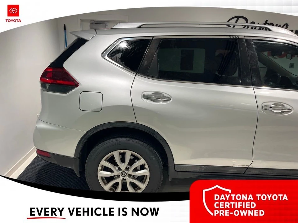 2018 Nissan Rogue - Image 3 of 10