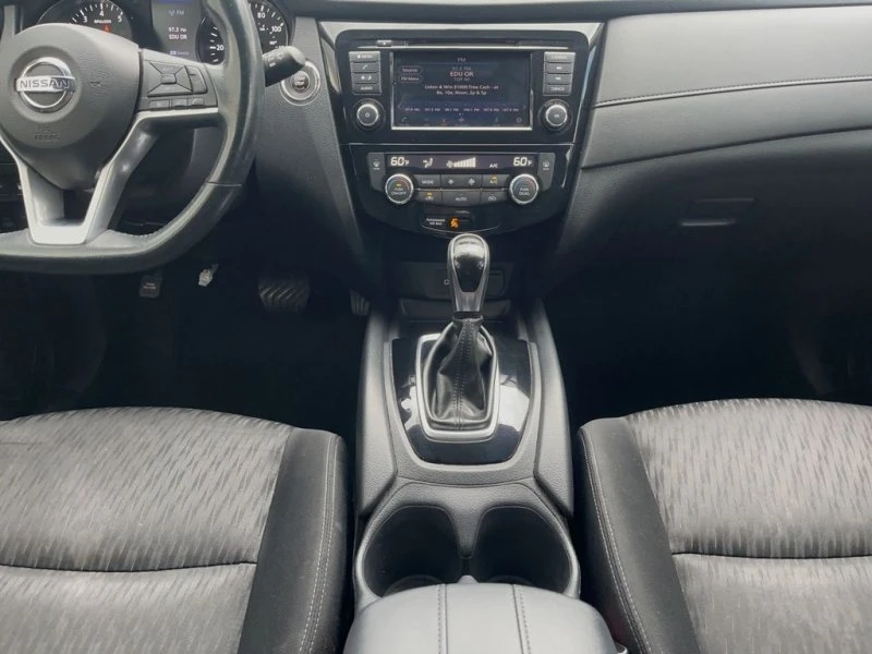 2018 Nissan Rogue - Image 15 of 19