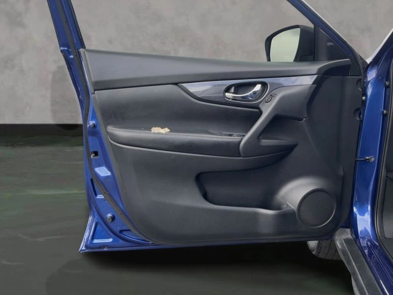 2018 Nissan Rogue - Image 8 of 19