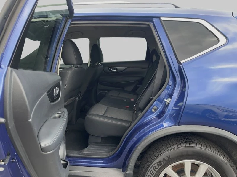 2018 Nissan Rogue - Image 10 of 19