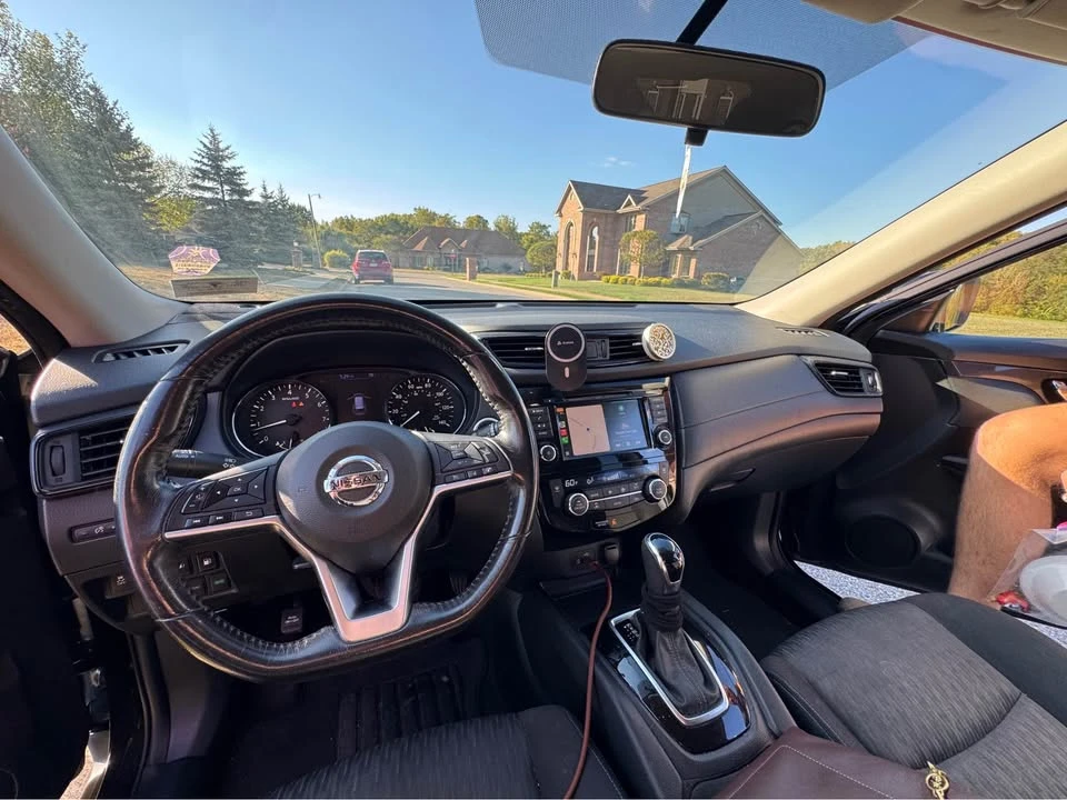 2018 Nissan Rogue - Image 7 of 9