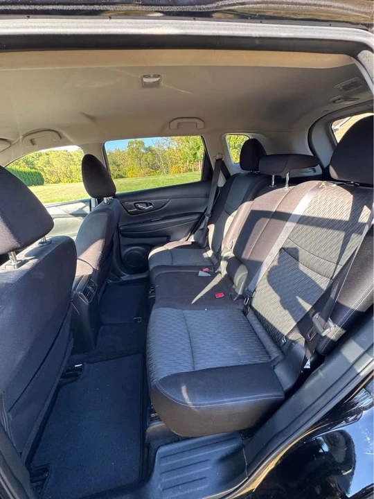 2018 Nissan Rogue - Image 8 of 9