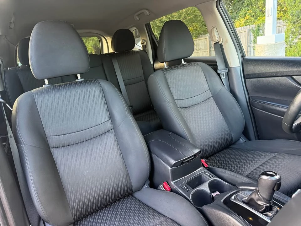 2018 Nissan Rogue - Image 15 of 18