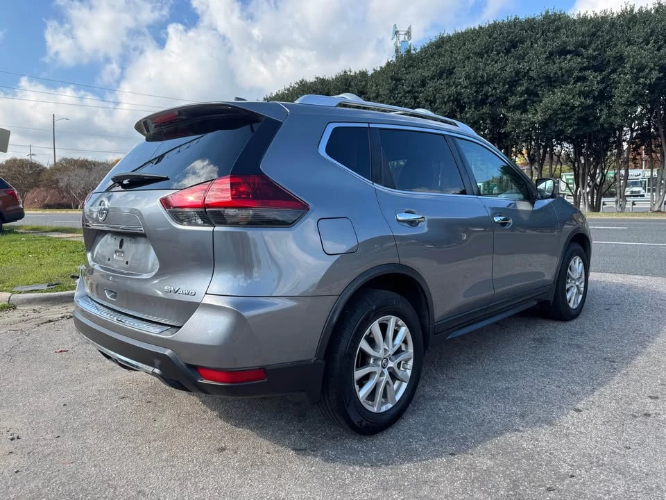 2018 Nissan Rogue - Image 17 of 17
