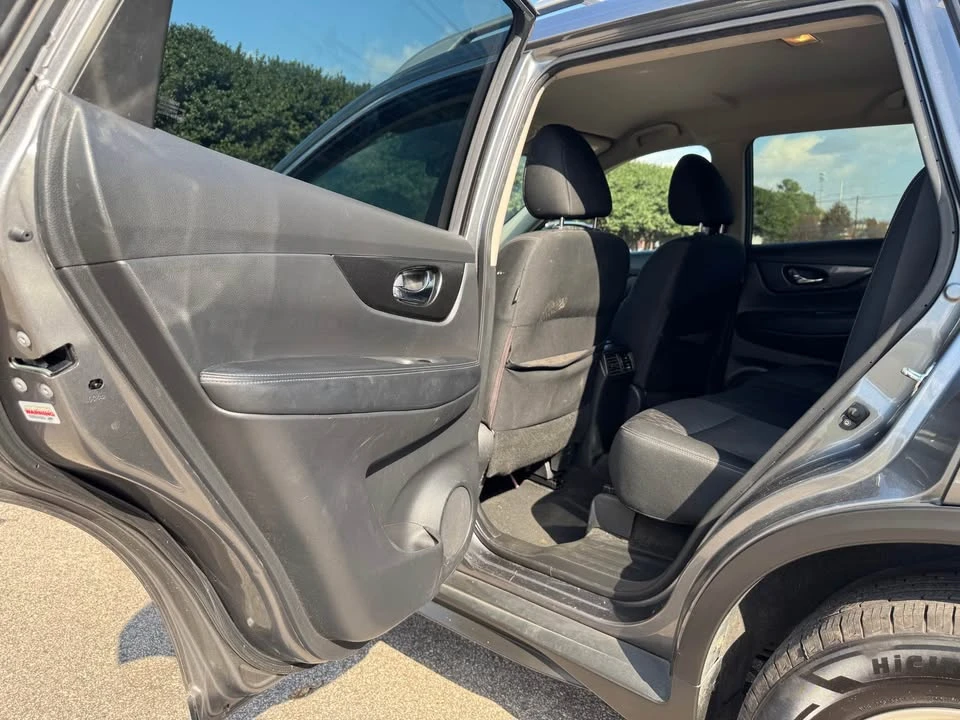2018 Nissan Rogue - Image 12 of 17