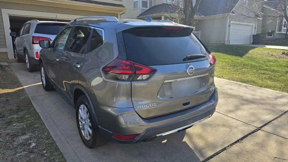 2018 Nissan Rogue - Image 5 of 8