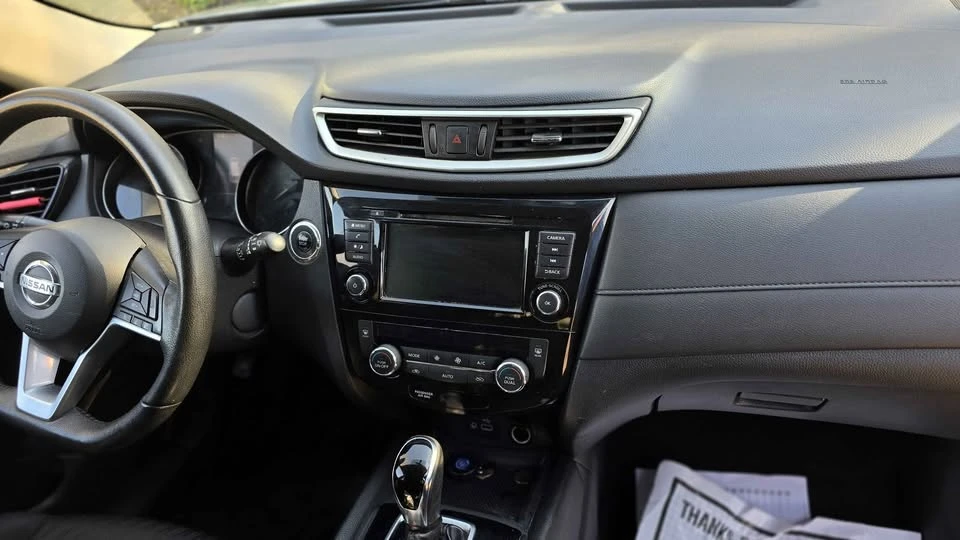 2018 Nissan Rogue - Image 7 of 8