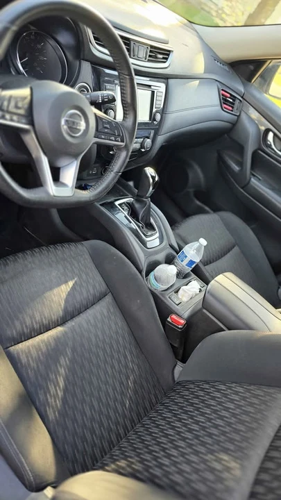 2018 Nissan Rogue - Image 6 of 8