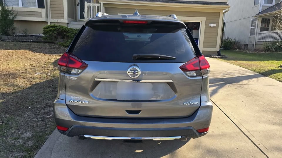 2018 Nissan Rogue - Image 4 of 8