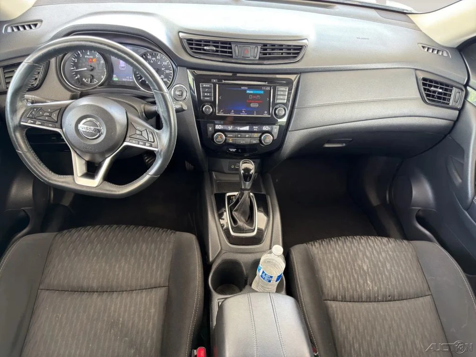 2018 Nissan Rogue - Image 15 of 21