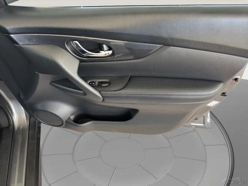 2018 Nissan Rogue - Image 18 of 21