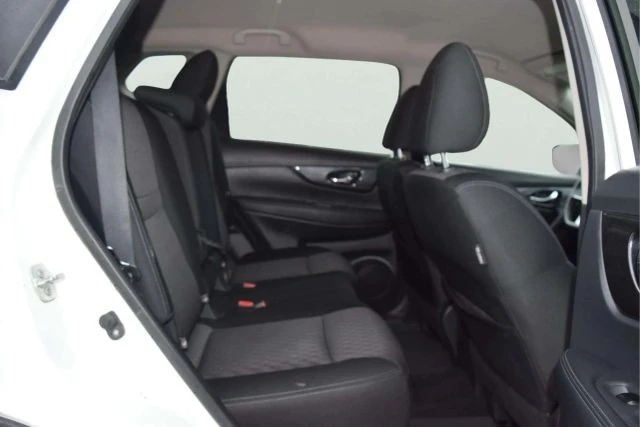 2018 Nissan Rogue - Image 20 of 21
