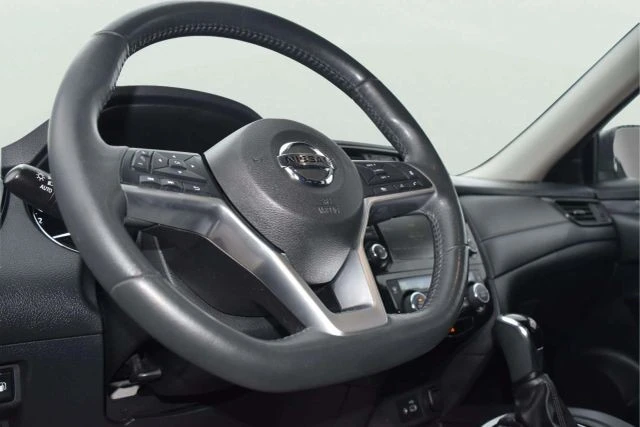 2018 Nissan Rogue - Image 17 of 21