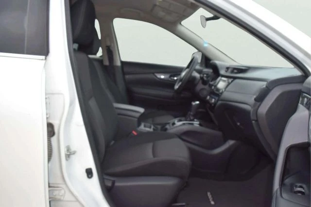 2018 Nissan Rogue - Image 19 of 21