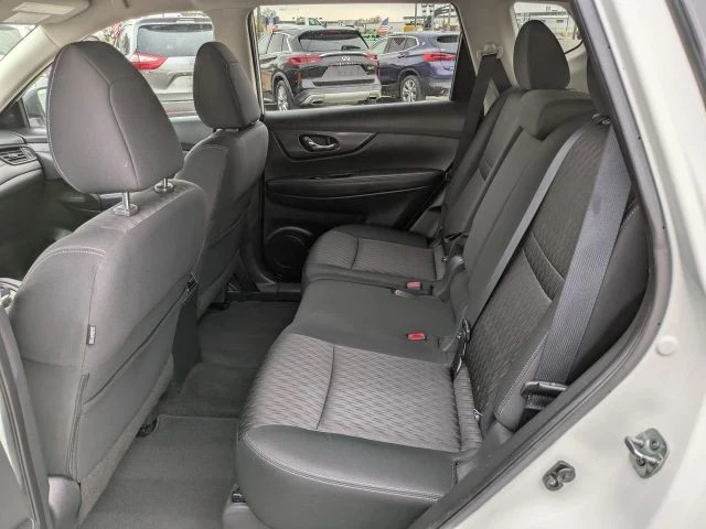 2018 Nissan Rogue - Image 11 of 21